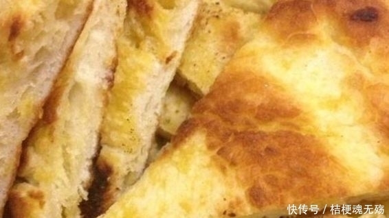  实用|电饼铛烙饼总发硬？厨师教你一招，简单又实用，面饼放凉也不变硬