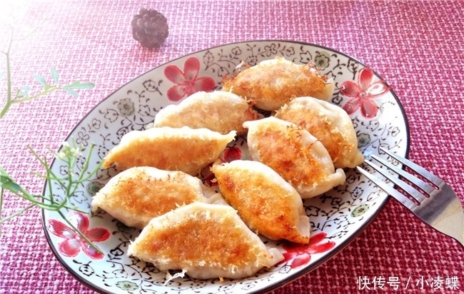 饺子|吃了几十年饺子,此款馅料第一次尝,外酥里嫩又鲜又香,真美味