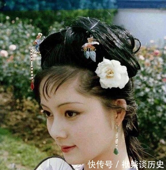 人用|监禁中被人用弓绞死，贾元春死时惨状，被作者用16字写尽