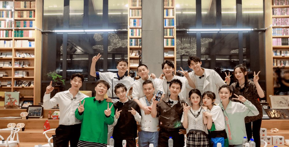 猛料|为了镜头说违心话?网友爆料《中餐厅》猛料,坦言明星真人真不咋地