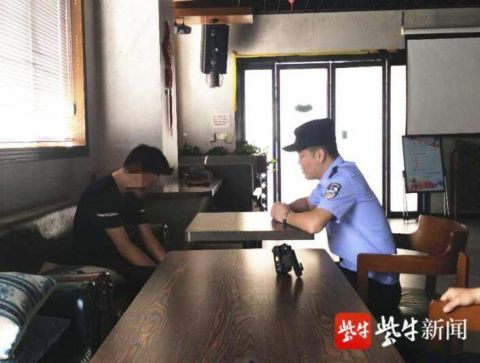 负气|少年负气夜晚离家出走 民警解开心结助其回家