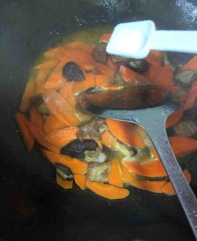 吃得起|“天然护肝王”终被发现，2元能炒一大盘，家家户户吃得起！