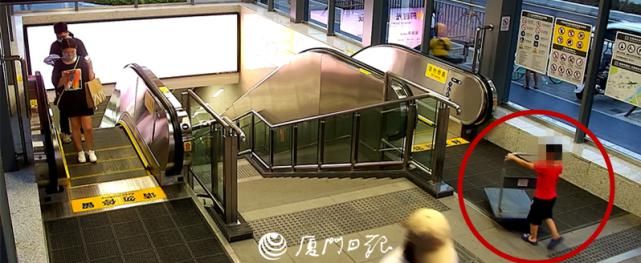  男孩|5岁男孩拉着手推车，准备下地铁“离家出走”！巡警一问，他哭着说…