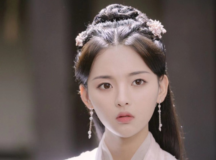  入选|明星营业热度榜，《以家人之名》三兄妹皆入围，她有2部作品入选