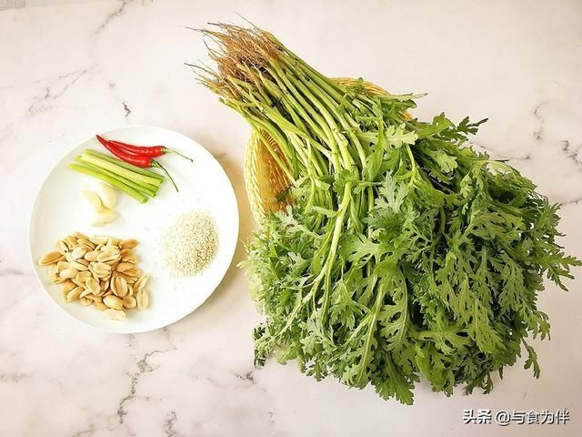  鲜香|进入三伏天，碰上这“皇帝菜”别放过，鲜香爽口，晚上睡的香