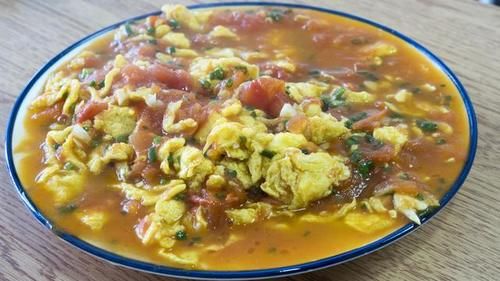 晚饭|晚饭3菜1汤，依然是家常的食材简单的做法，一家人吃得特别满足