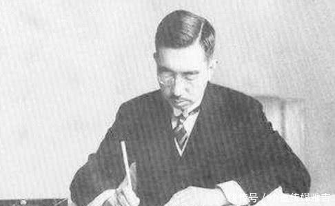 有人|日本投降,有人问日本天皇:你为何不剖腹?天皇说了4字