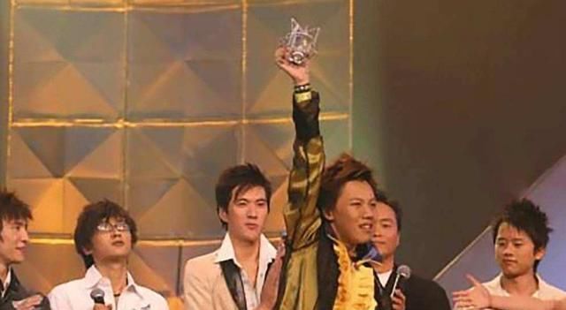  刘维|“小小星球”上的刘维，出道15年，这一次该《笑起来真好看》了