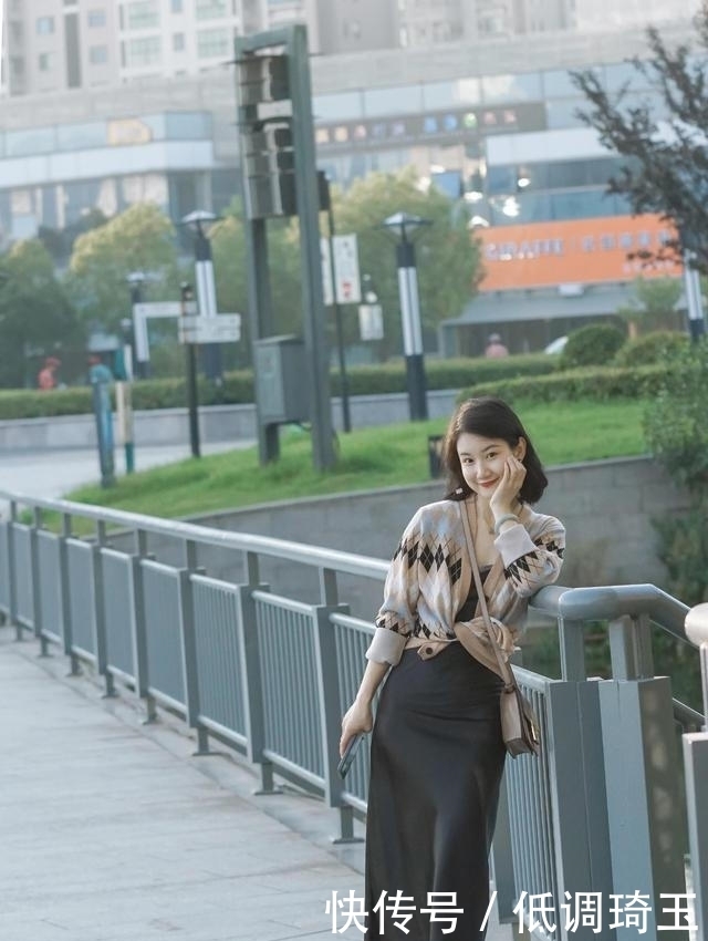 女性|女性最爱单品,连衣裙的3种搭配方式,每一种都精致又大气