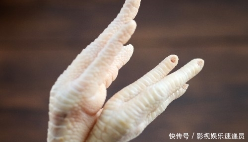  不腥|红烧鸡爪如此做，不腥不腻，色泽红亮味道好，越啃越香停不了