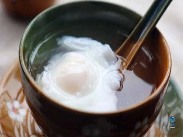 水煮荷包蛋总是散开有白沫记住3个窍门,