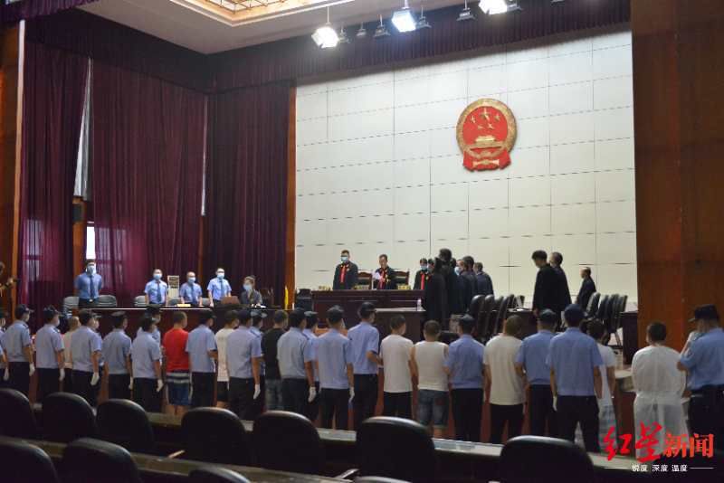  福华|实施犯罪35起致1死7伤 四川丹棱“富豪”王福华涉黑团伙宣判