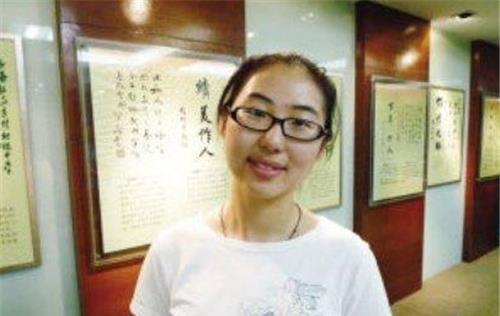 江苏|江苏最美高考女状元,座位号和考场是4号,就连高考分数也是444