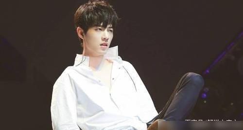  蔡徐坤|前十名中只有一位女歌手，排名中有水分吗？