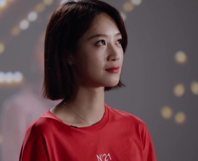  节目组|《姐姐》金晨郁可唯全程陪跑，蓝盈莹成炒作工具人，节目组太现实