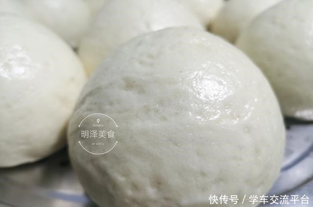 用酵母来发酵面粉|蒸馒头面粉与酵母的比例,可不可以放白糖面点师来教你怎样做