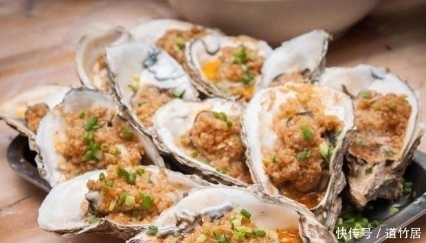 上桌|大姨一家人都不吃肉,一个月伙食费却2000多,饭菜上桌我明白了