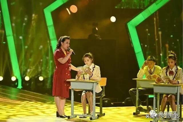  志愿|朱迅、小尼发布电影海报《迅速爱上尼》？