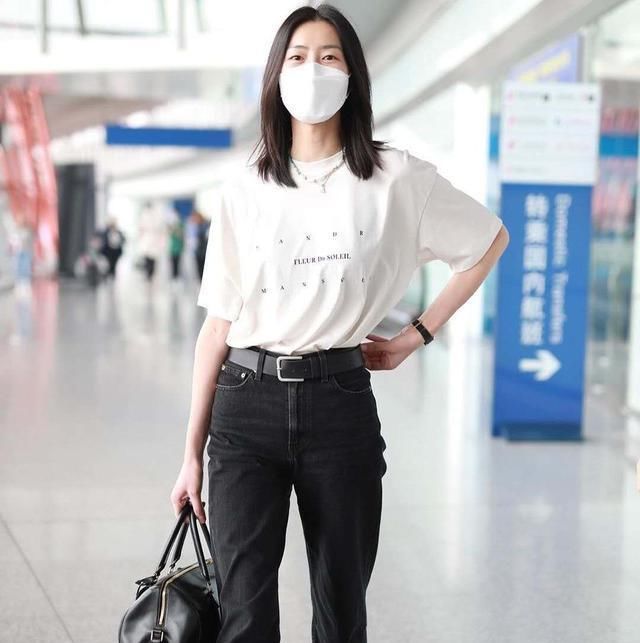 老爸|刘雯的美真特别,穿一身“老爸风+珍珠”,又飒又时髦谁也比不过