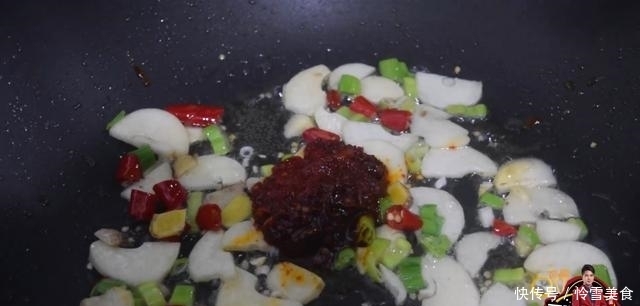  朋友们|辣炒猪肺最好吃的做法，简单美味又下饭，看看你喜欢吃不？