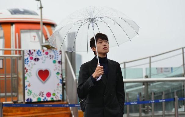  综艺|如今演员不拍戏，歌手不出歌，靠着综艺维持人气的3位男星是谁？