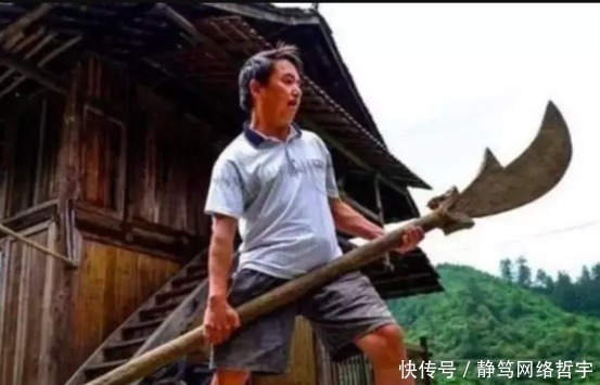 费劲|古人用的很称手的武器,为何现代的人拿都很费劲?是我们倒退了吗