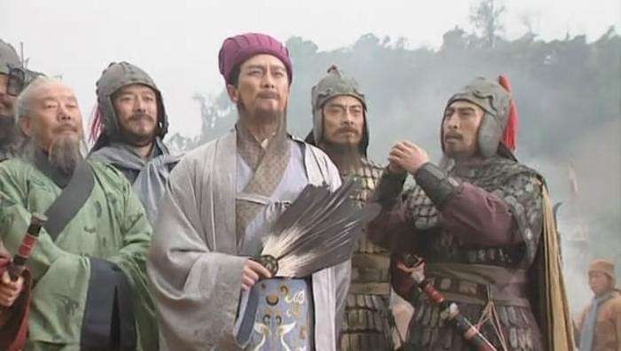 被扣|魏延一直被扣着反骨的帽子，他为何不北投曹操，而要南归蜀汉