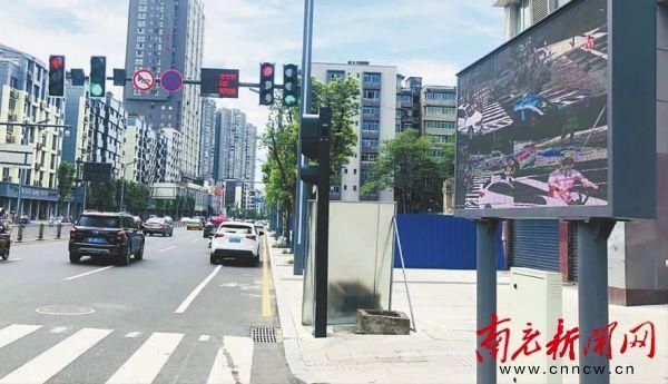 南充|始终定格在一个画面!南充行人闯红灯抓拍屏幕成摆设?