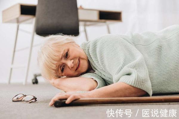 糖尿病为什么会导致脑卒中(糖尿病会引发脑卒中，牢记“4防5避免”，或能远离脑卒中的风险)