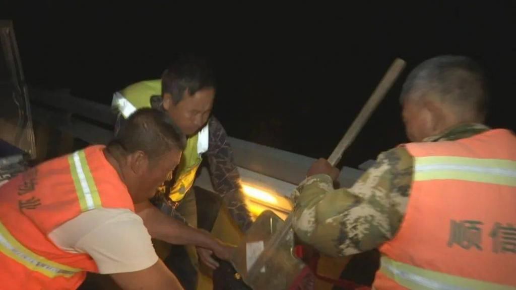  大桥保洁|他们每天数次经过南澳大桥，却没有到达南澳岛