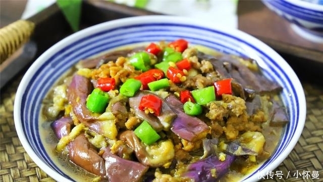 开胃|茄子别再油焖了,教你新吃法,不炒不炸,开胃下饭,百吃不腻