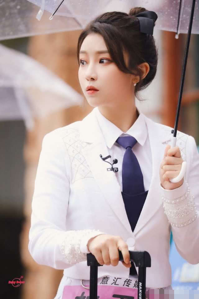  台面|《创3》第一期选出的九人最强舞担，走的走伤的伤，只剩两人撑台面