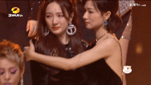  演出|王霏霏刚淘汰就有新演出，与孟佳合体，这下熬夜也要追了