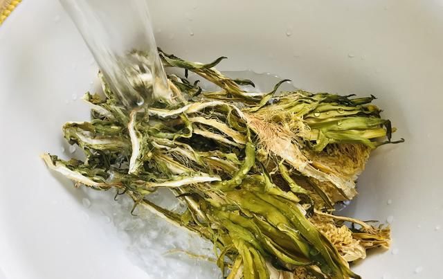  美味|秋天多喝汤防秋燥，此汤经常给家人熬煮，营养好吸收，甘甜美味