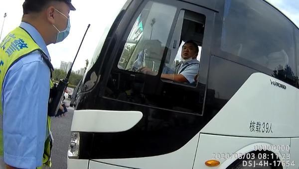  开车|大巴司机外地酒驾被查，竟向单位隐瞒开车近一年