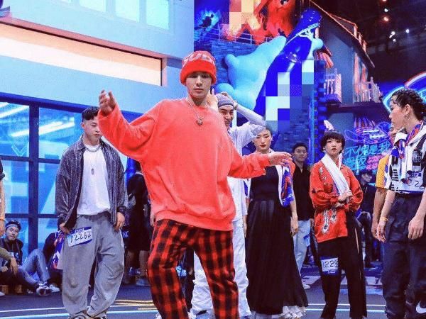  观众|《街舞3》出现惊喜嘉宾，坐王一博身后未被发现