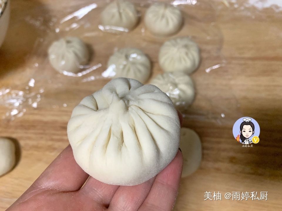 香菇|手把手教你做“香菇鲜肉包”发面技巧和拌馅方法全奉送，暄软好吃