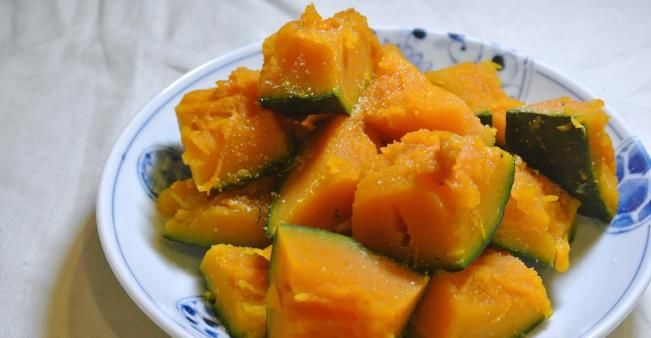 身体来说|秋天到了吃南瓜,蒸南瓜、煮南瓜、炒南瓜3种吃法收获3种好处