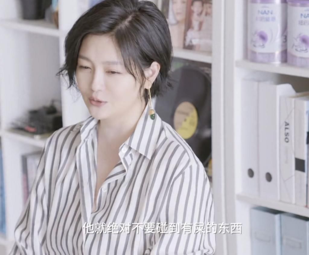  孩子|大S吐槽汪小菲，很爱女儿但闻到屎味，会把孩子塞给旁人甚至路人