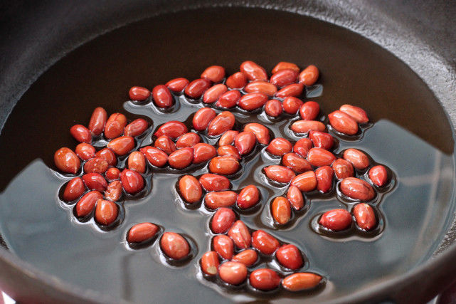 得嗦|三伏天就馋这面食,香辣劲道实在太好吃了,每次都得嗦上两大碗!