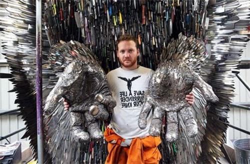 打造|世界最悲伤的雕像!采用10万把刀打造,每把背后都有一个故事