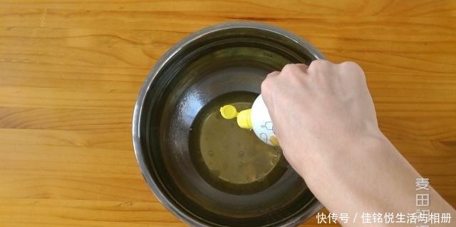 轻松|儿时的经典味道,柔软湿润的古早味蛋糕,新手也能轻松做