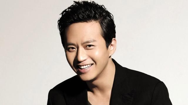  邓超|邓超晒照曝光明星日常百态，鹿晗陈赫累趴了，黄渤枕着救生衣睡着