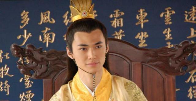 圣旨|他是公公却官至枢密使,因不忍心偷改圣旨,一字之差救了1000人