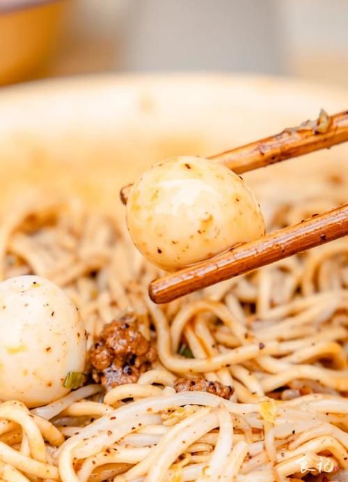 打包|天呐!让人专程驱车上百公里来打包的炸酱面,竟在襄城藏了24年!