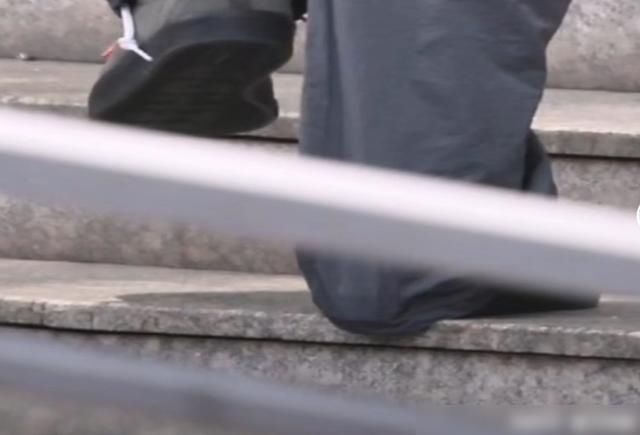  位坐|王一博：好歹也是位坐拥千万粉丝的男神，要不要过得这么糙？