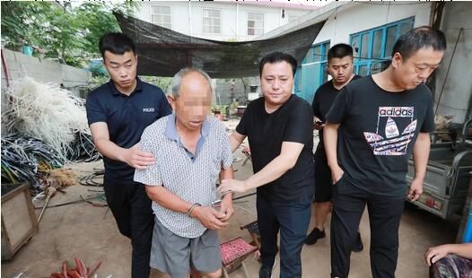  堪比|临沂公安持枪围捕偷电缆贼 现场堪比电影大片