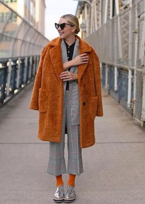  丝巾|舍不得买大牌没关系，牢记这3个穿衣习惯，基本款也能穿出高级感