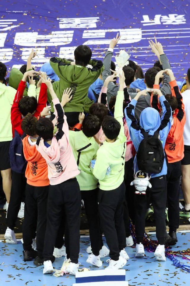  充满|R1SE 这群充满仪式感的男孩子