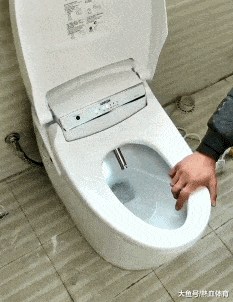 大哥|搞笑GIF:大哥,这是什么肉,感觉很好吃的样子